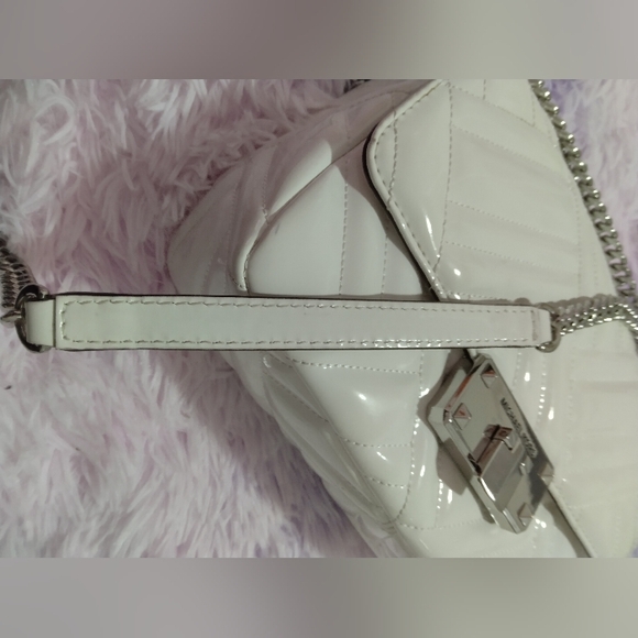 Host Pick✨Micheal Kors Peyton MED shoulder flap optic white bag NewW/Defects - Picture 9 of 17